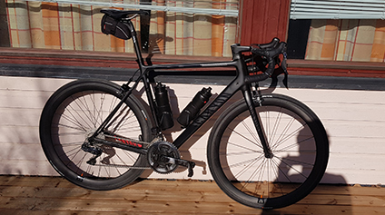 light-bicycle-rider-story-newsletter-ar46-handbuilt-carbon-wheels
