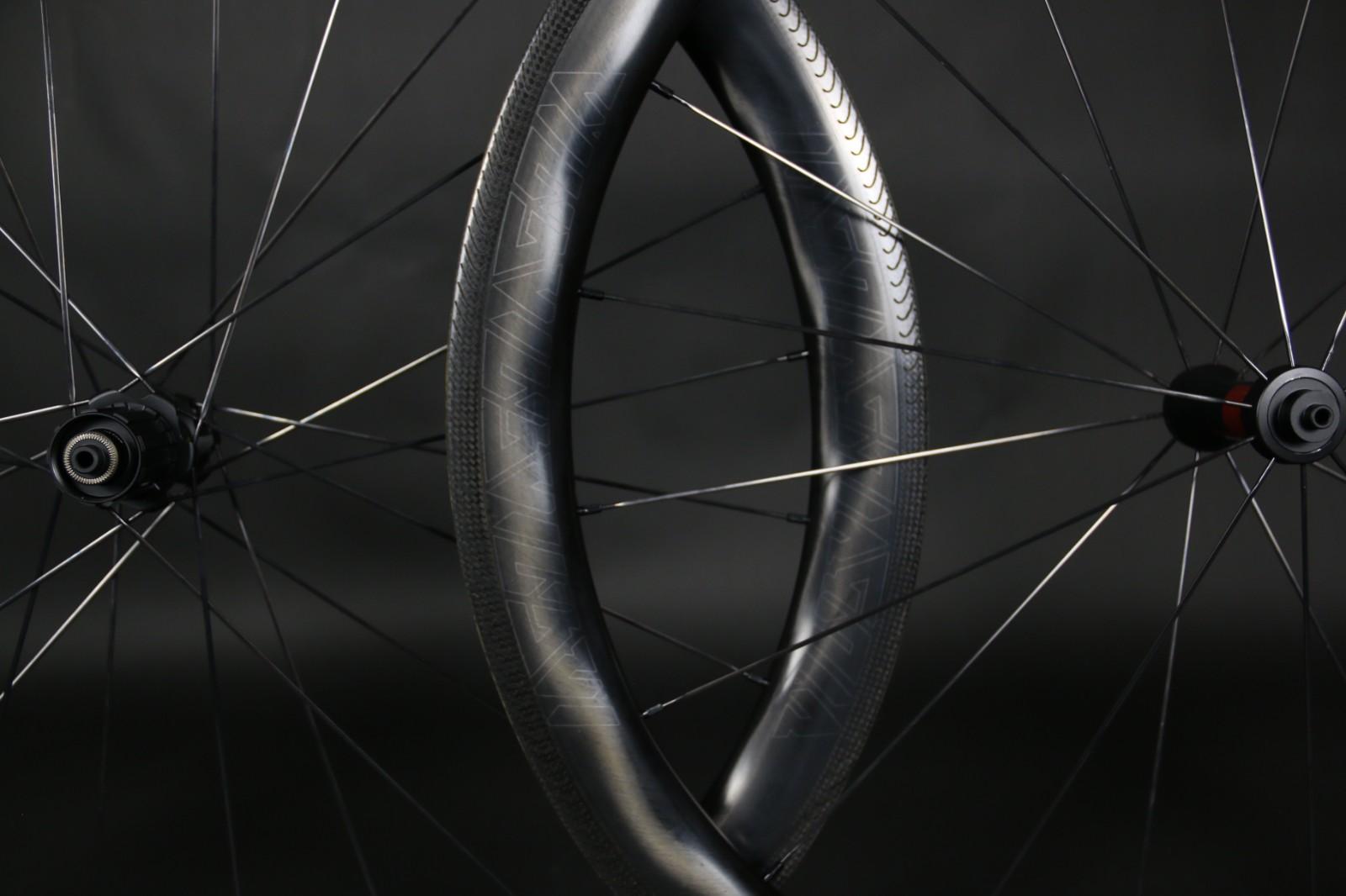 AR465 Review: All Road Aero-Optimized DT Swiss 240 Wheelset