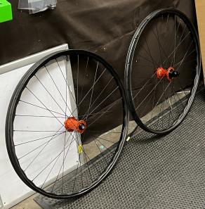 light-bicycle-am930S-handbuilt-carbon-wheelset