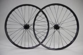 light-bicycle-am930s-custom-carbon-wheelset