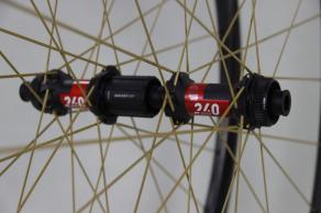 light-bicycle-ar25-disc-brake-custom-carbon-wheel-bicycle