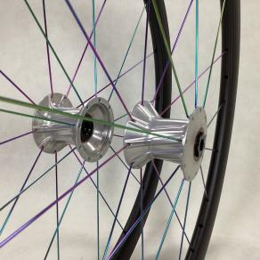 light-bicycle-handbulit-ar36-disc-650b-oil-slick-spokes