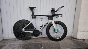 cube-tt-bike-on-light-bicycle-r88-wheel-precision-rear-disc