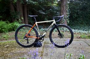 light-bicycle-wr40-disc-custom-carbon-wheelset-installed-on-a-standert-pfadfinder